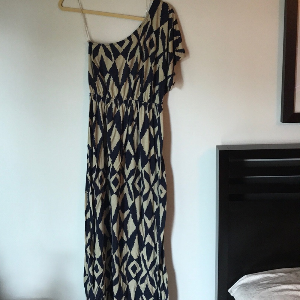 One shoulder maxi dress